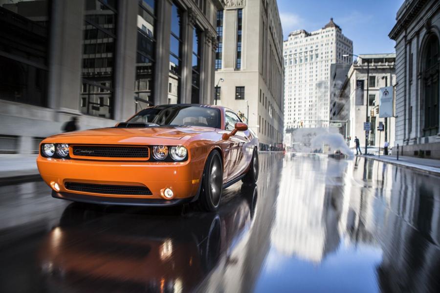  Dodge Challenger R/T Shaker 2014 года  (фото 16 из 18)